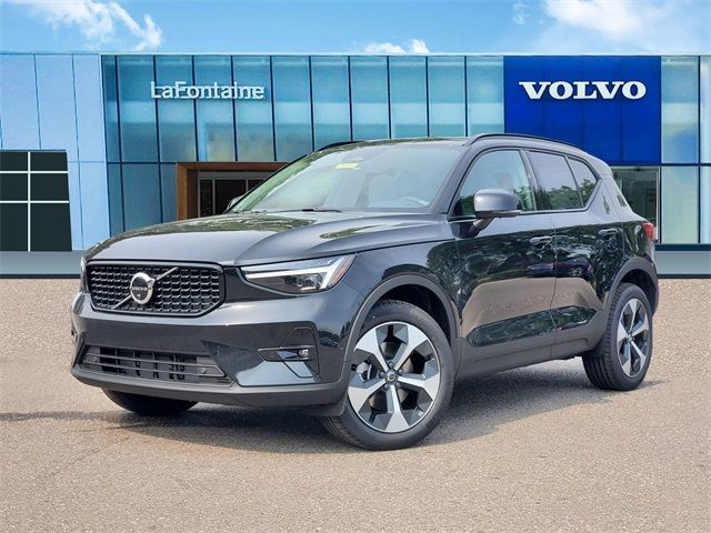 2025 Volvo XC40 Plus Dark Theme