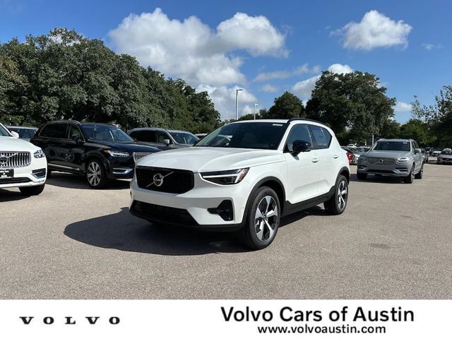 2025 Volvo XC40 Plus Dark Theme