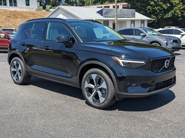 2025 Volvo XC40 Plus Dark Theme