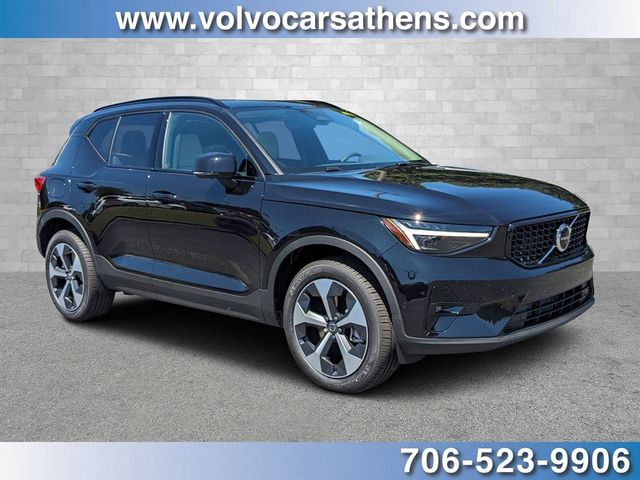 2025 Volvo XC40 Plus Dark Theme