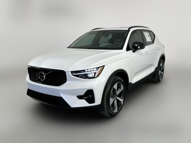 2025 Volvo XC40 Plus Dark Theme