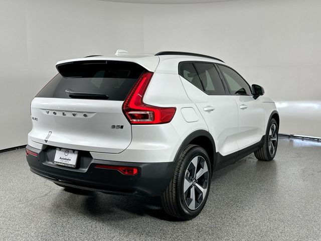 2025 Volvo XC40 Plus Dark Theme