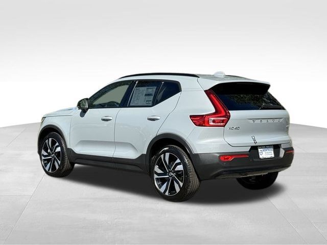 2025 Volvo XC40 Plus Dark Theme