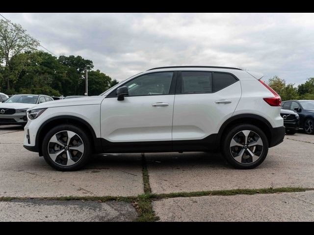 2025 Volvo XC40 Plus Dark Theme