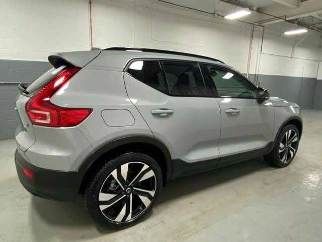 2025 Volvo XC40 Plus Dark Theme