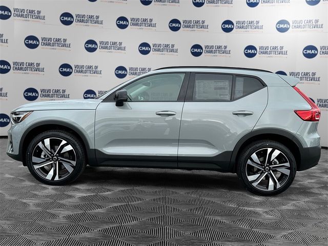 2025 Volvo XC40 Plus Dark Theme