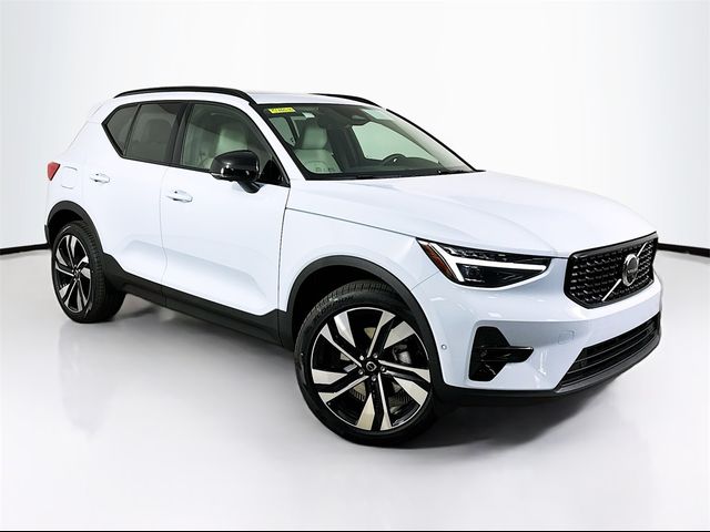 2025 Volvo XC40 Plus Dark Theme