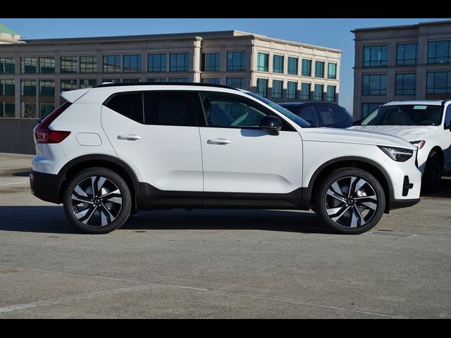 2025 Volvo XC40 Plus Dark Theme