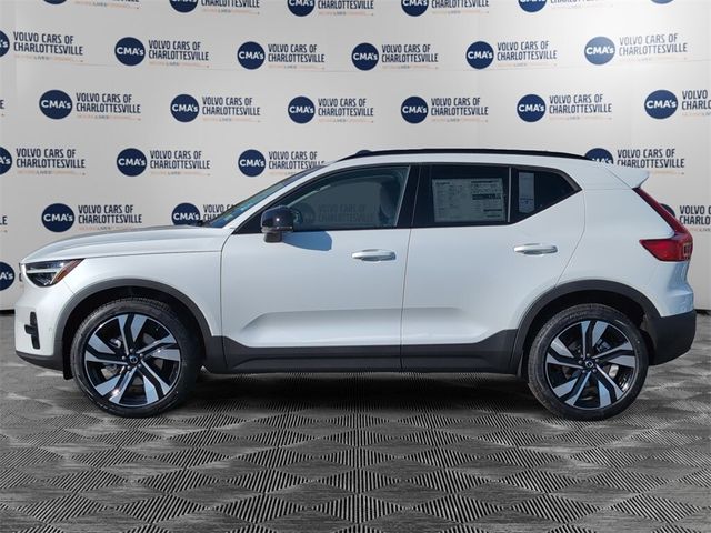 2025 Volvo XC40 Plus Dark Theme