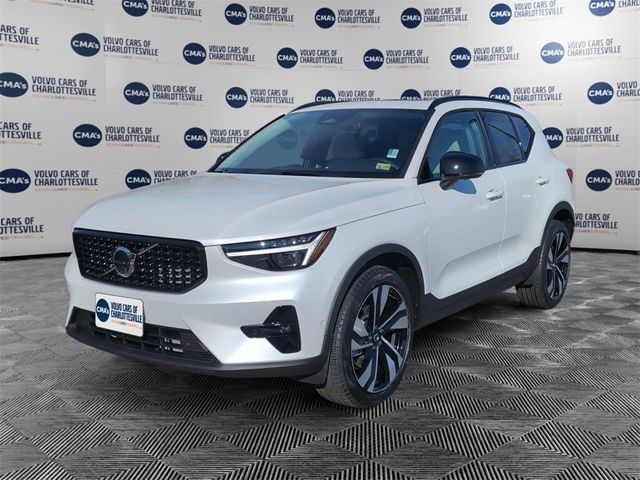 2025 Volvo XC40 Plus Dark Theme