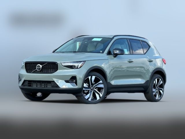 2025 Volvo XC40 Plus Dark Theme