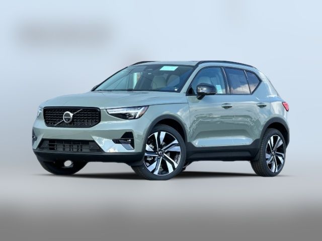 2025 Volvo XC40 Plus Dark Theme