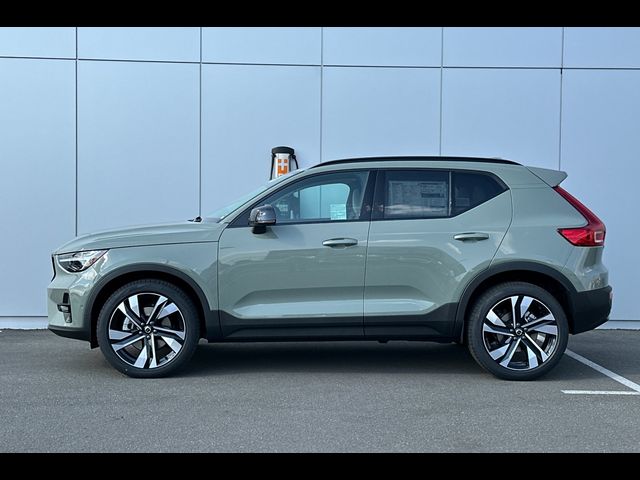 2025 Volvo XC40 Plus Dark Theme