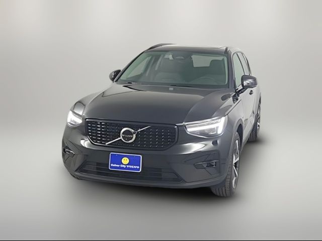 2025 Volvo XC40 Plus Dark Theme