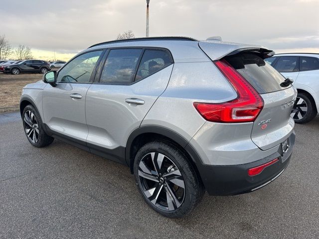 2025 Volvo XC40 Plus Dark Theme