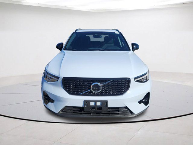 2025 Volvo XC40 Plus Dark Theme