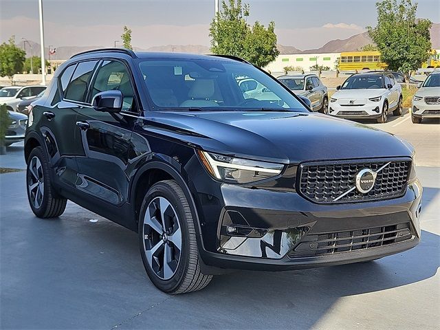 2025 Volvo XC40 Plus Dark Theme