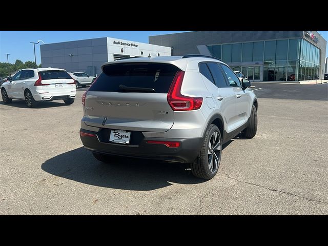 2025 Volvo XC40 Plus Dark Theme