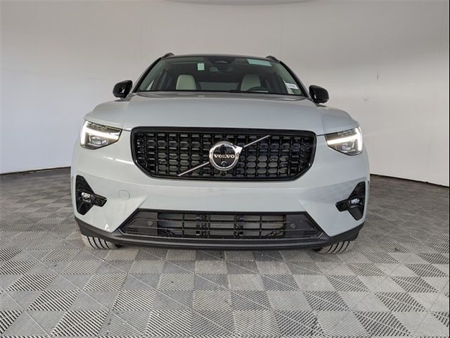 2025 Volvo XC40 Plus Dark Theme