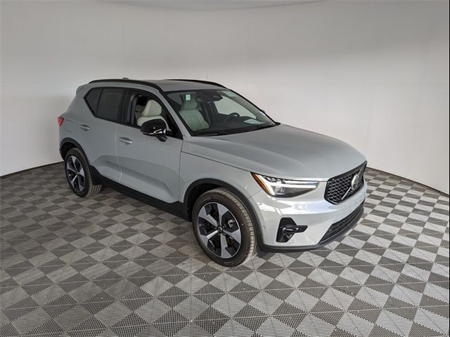 2025 Volvo XC40 Plus Dark Theme