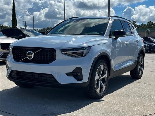 2025 Volvo XC40 Plus Dark Theme