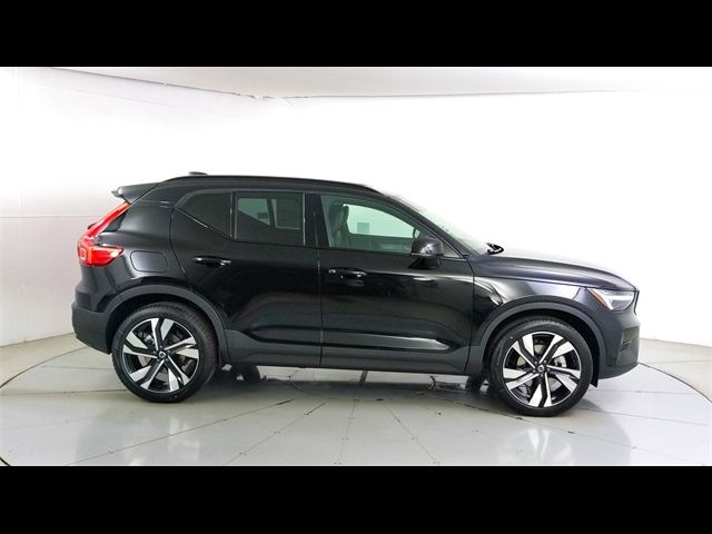 2025 Volvo XC40 Plus Dark Theme