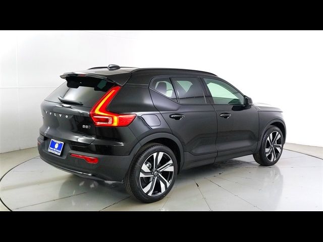 2025 Volvo XC40 Plus Dark Theme