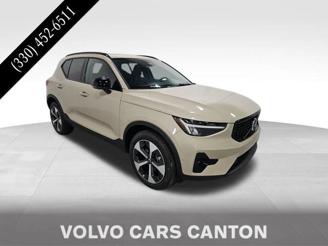 2025 Volvo XC40 Plus Dark Theme