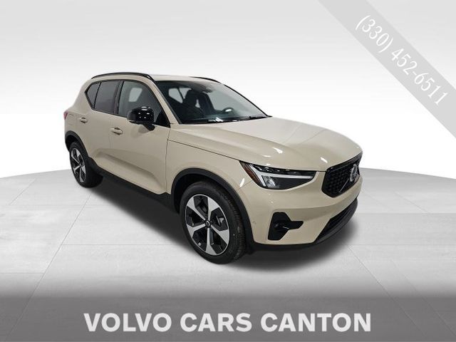 2025 Volvo XC40 Plus Dark Theme