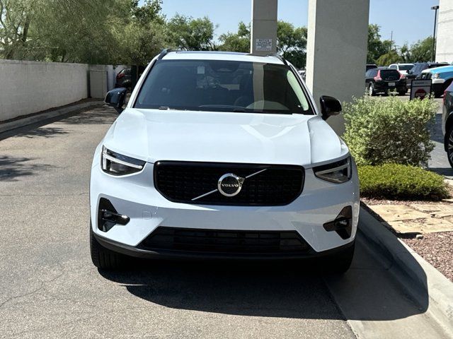 2025 Volvo XC40 Plus Dark Theme