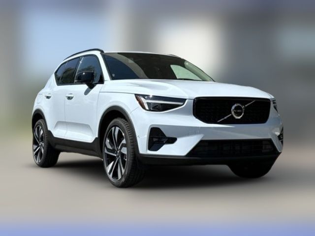 2025 Volvo XC40 Plus Dark Theme