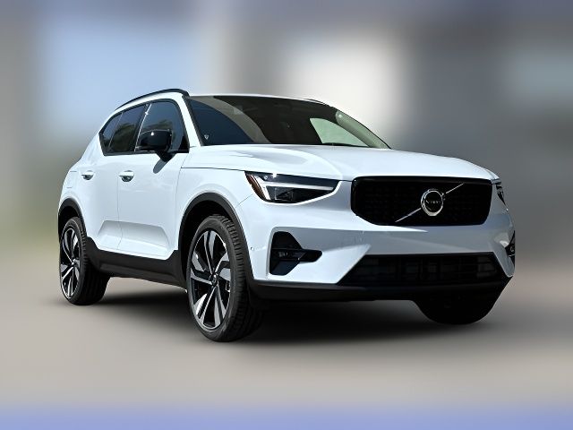 2025 Volvo XC40 Plus Dark Theme