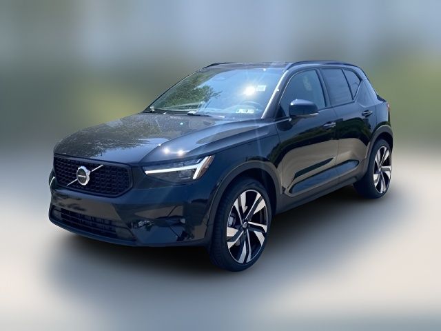 2025 Volvo XC40 Plus Dark Theme