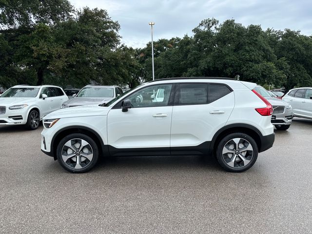 2025 Volvo XC40 Plus Dark Theme