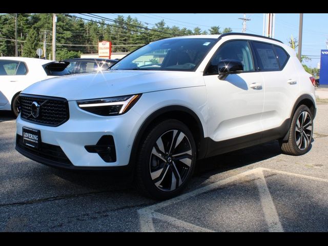 2025 Volvo XC40 Plus Dark Theme