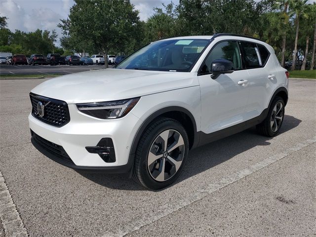 2025 Volvo XC40 Plus Dark Theme