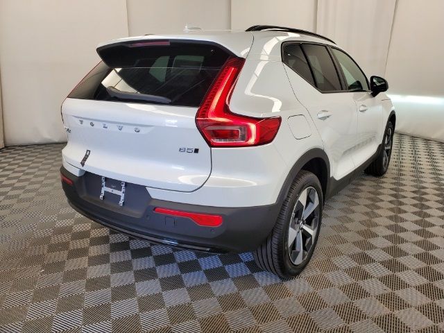 2025 Volvo XC40 Plus Dark Theme