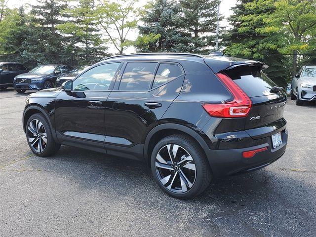 2025 Volvo XC40 Plus Dark Theme