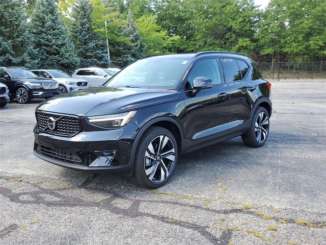 2025 Volvo XC40 Plus Dark Theme