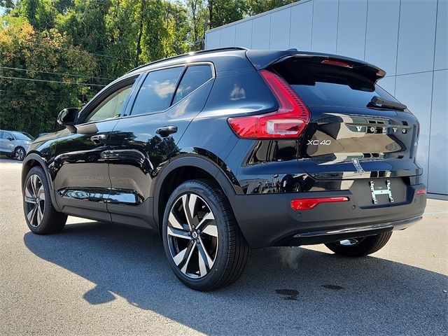 2025 Volvo XC40 Plus Dark Theme