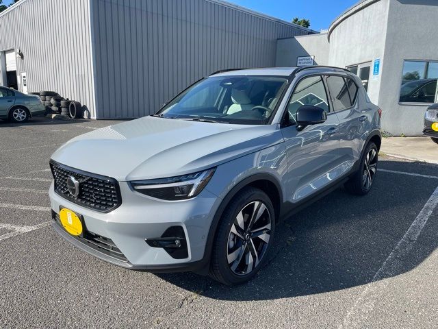 2025 Volvo XC40 Plus Dark Theme