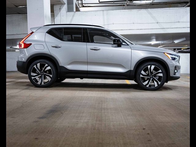 2025 Volvo XC40 Plus Dark Theme