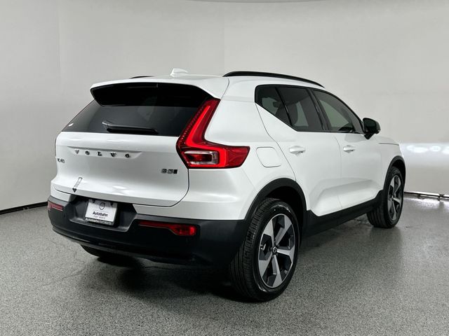 2025 Volvo XC40 Plus Dark Theme