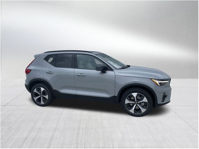 2025 Volvo XC40 Plus Dark Theme