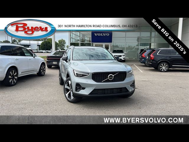 2025 Volvo XC40 Plus Dark Theme