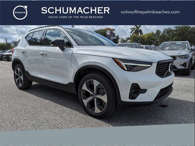 2025 Volvo XC40 Plus Dark Theme