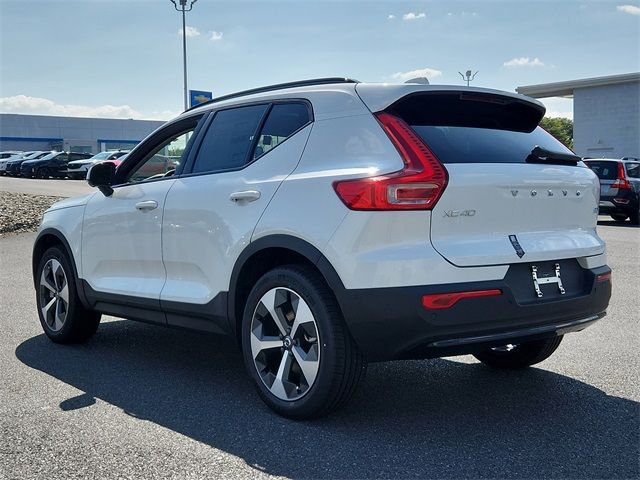 2025 Volvo XC40 Plus Dark Theme