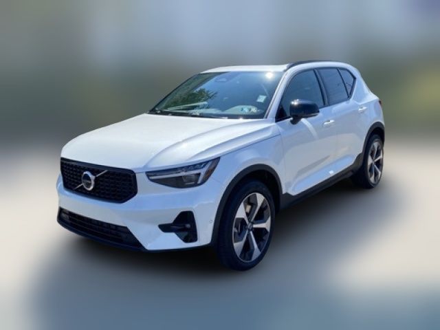 2025 Volvo XC40 Plus Dark Theme