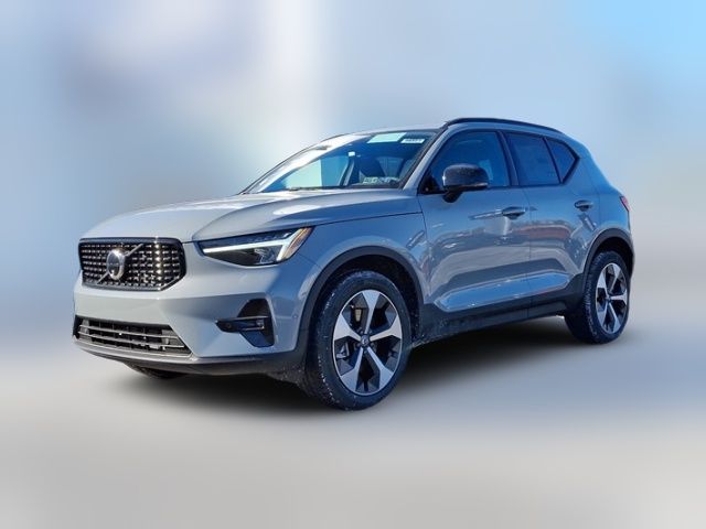 2025 Volvo XC40 Plus Dark Theme