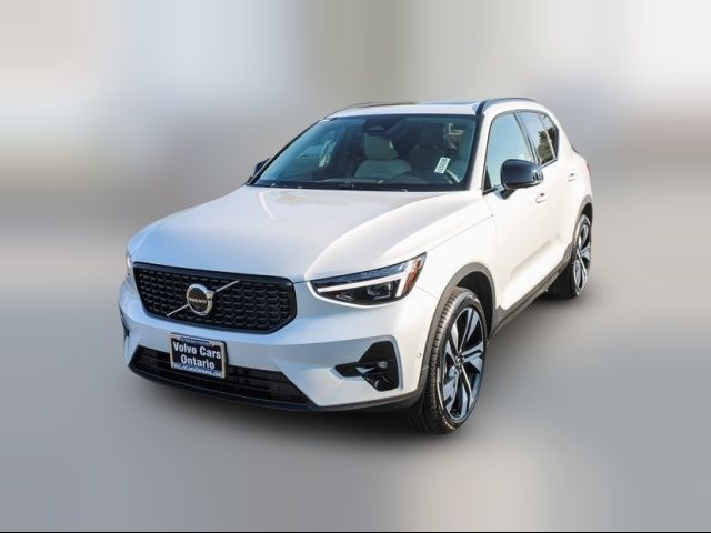 2025 Volvo XC40 Plus Dark Theme